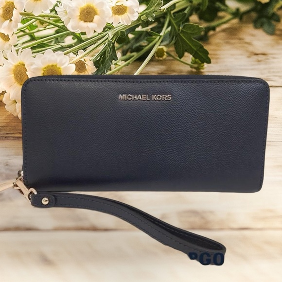 Michael Kors Handbags - Michael Kors Large Continental Wallet Navy Blue Like New